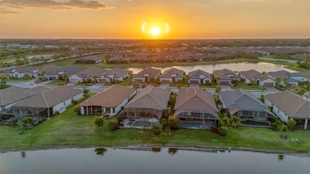 Image 48 of property listing at 6032 GRANDVIEW HILL COURT, Bradenton, FL 34203