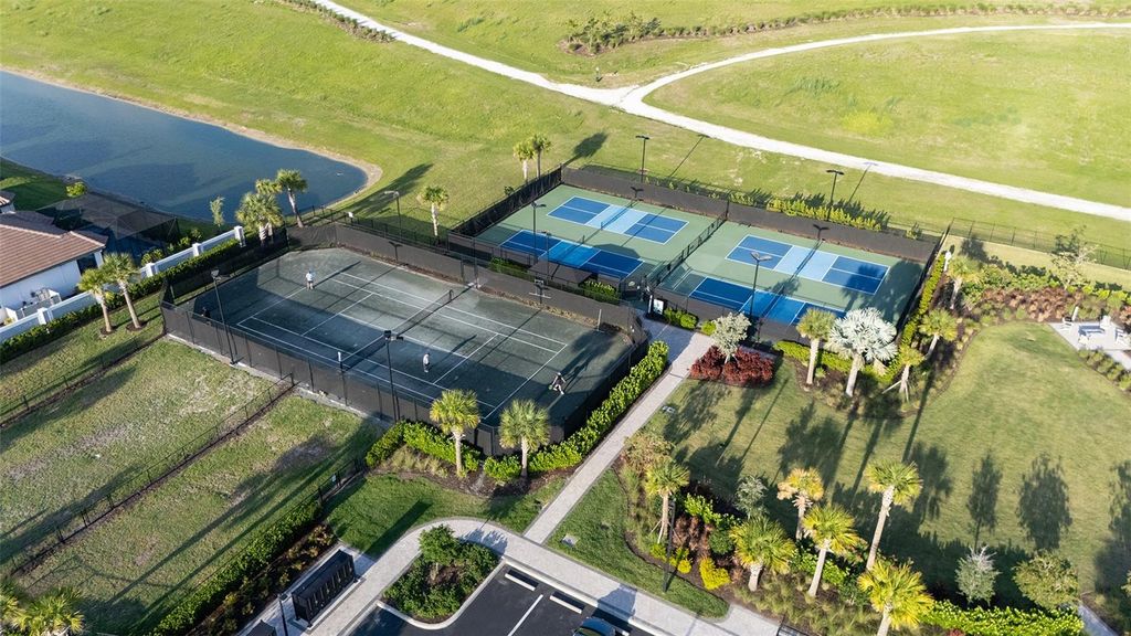 Image 55 of property listing at 6032 GRANDVIEW HILL COURT, Bradenton, FL 34203