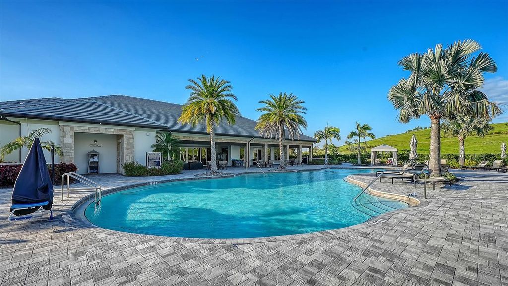 Image 68 of property listing at 6032 GRANDVIEW HILL COURT, Bradenton, FL 34203