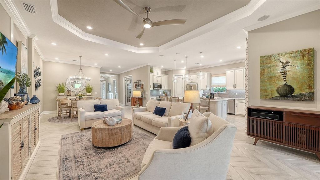 Image 9 of property listing at 6032 GRANDVIEW HILL COURT, Bradenton, FL 34203