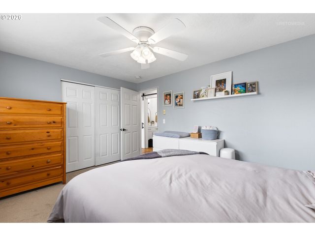 233 Se 3RD Ave, Canby, OR 97013