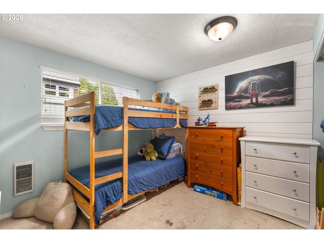 233 Se 3RD Ave, Canby, OR 97013