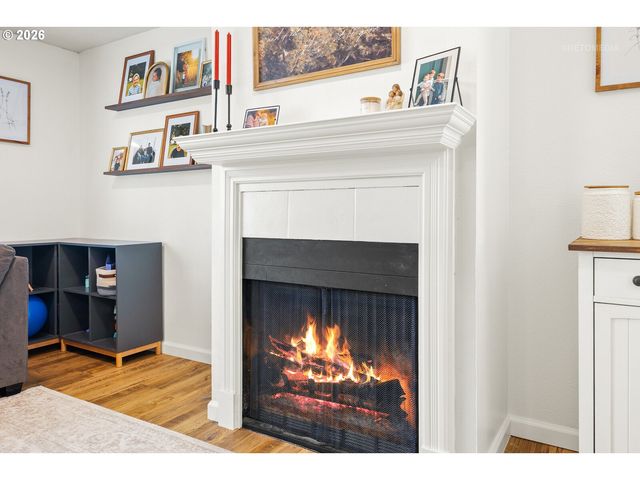 233 Se 3RD Ave, Canby, OR 97013