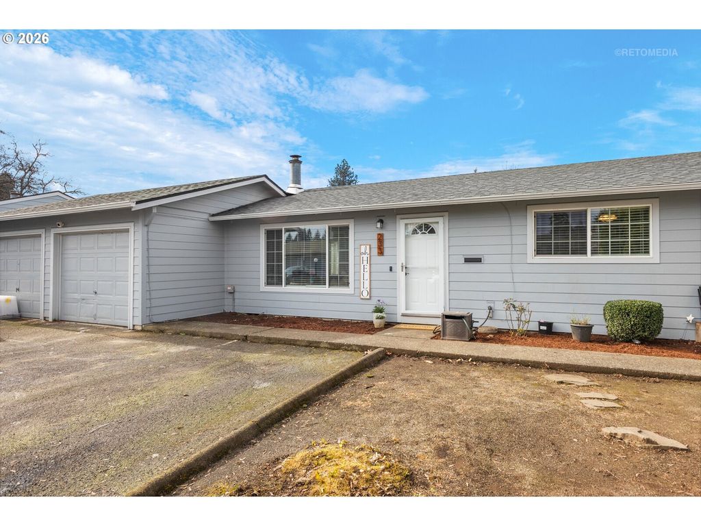 233 Se 3RD Ave, Canby, OR 97013