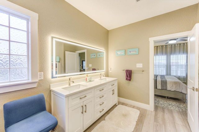 4 Shore Acres Circle, Shoreacres, TX 77571