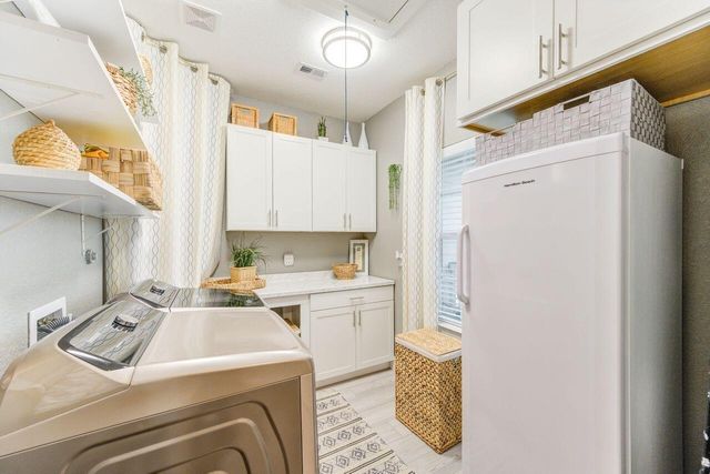 4 Shore Acres Circle, Shoreacres, TX 77571