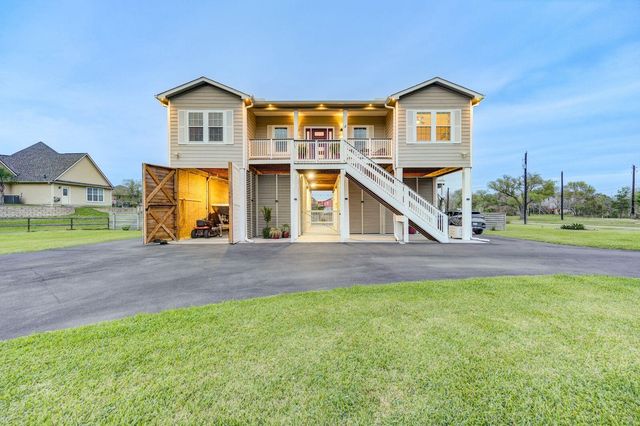 4 Shore Acres Circle, Shoreacres, TX 77571