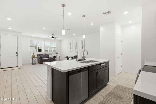 2626 S SULLEY Drive 109, Gilbert, AZ 85295