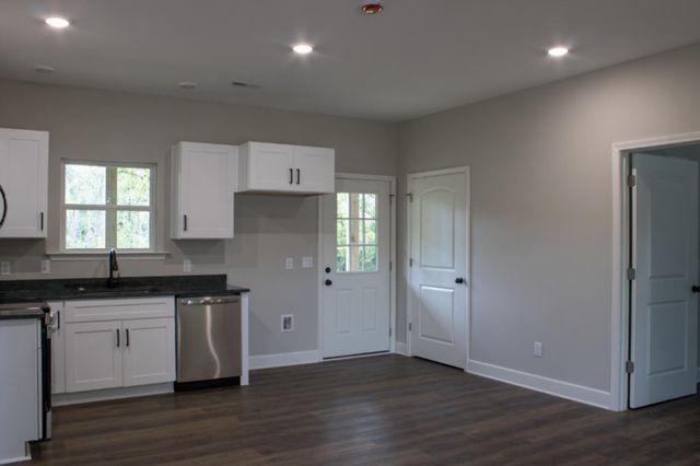 729 Walker Avenue, Rossville, GA 30741
