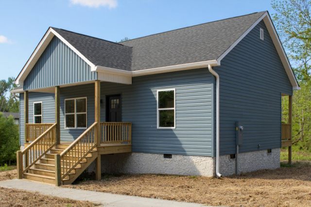 729 Walker Avenue, Rossville, GA 30741