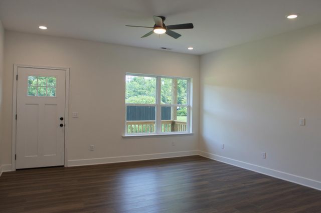 729 Walker Avenue, Rossville, GA 30741