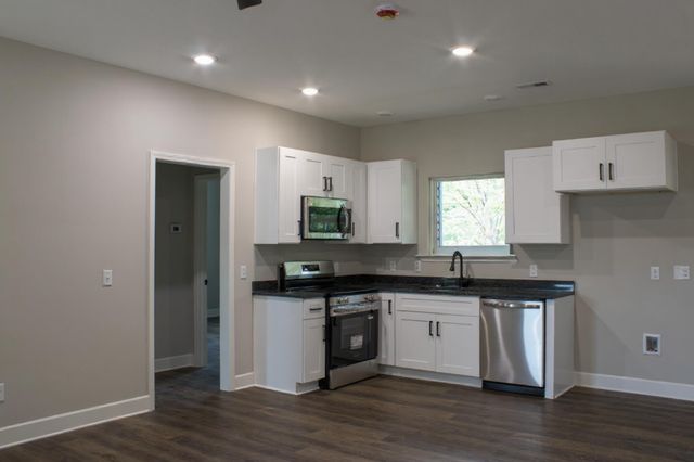 729 Walker Avenue, Rossville, GA 30741