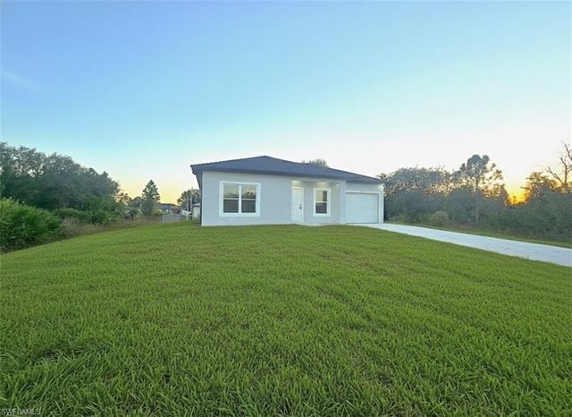 4111 8th ST SW, Lehigh Acres, FL 33976