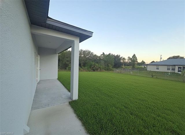 4111 8th ST SW, Lehigh Acres, FL 33976
