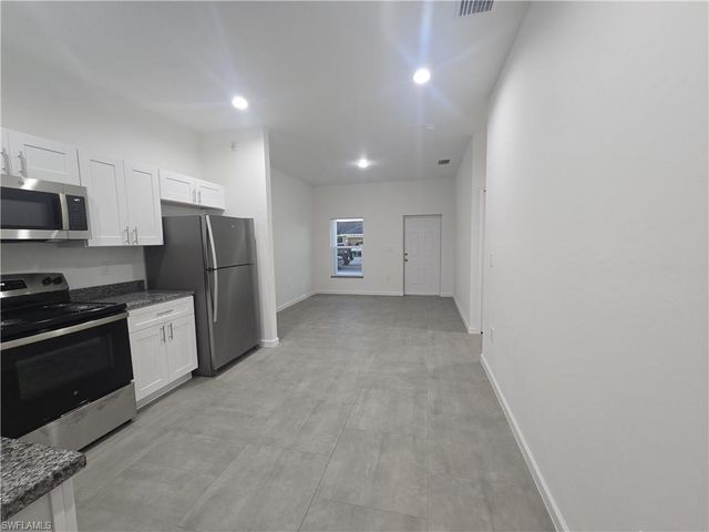 4111 8th ST SW, Lehigh Acres, FL 33976