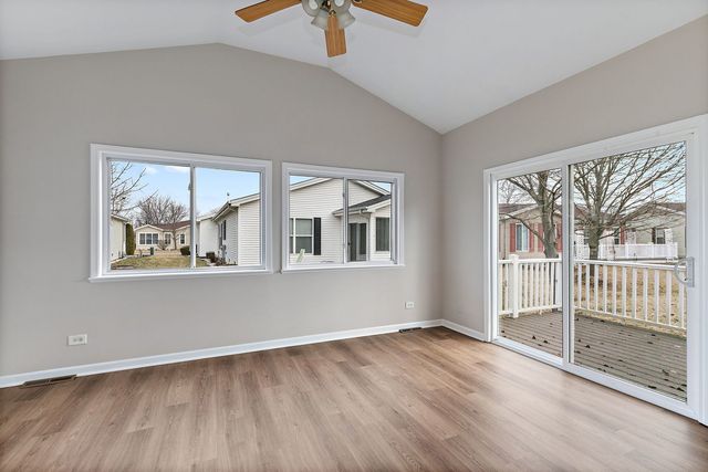 115 Hunter Court, Grayslake, IL 60030