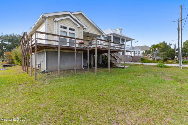 406 S Nicholson Avenue, Long Beach, MS 39560