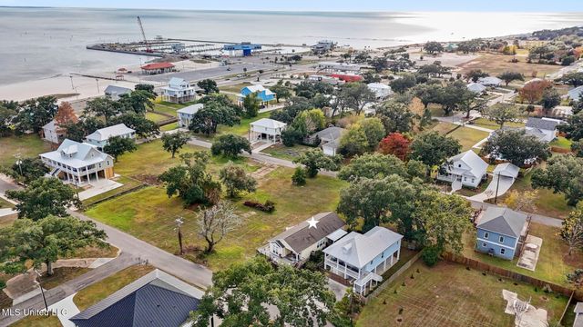 406 S Nicholson Avenue, Long Beach, MS 39560