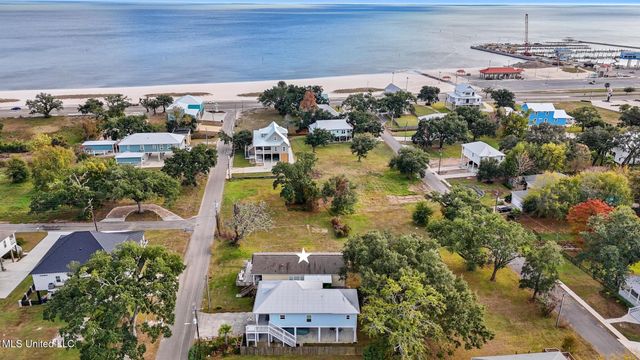 406 S Nicholson Avenue, Long Beach, MS 39560