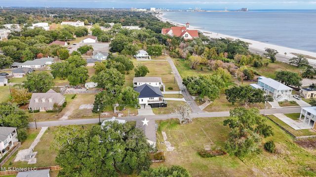 406 S Nicholson Avenue, Long Beach, MS 39560