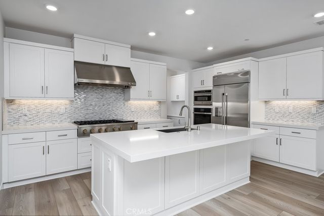120 Zawn, Irvine, CA 92618