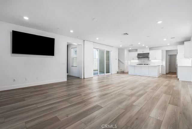 120 Zawn, Irvine, CA 92618