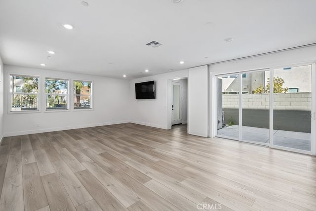 120 Zawn, Irvine, CA 92618