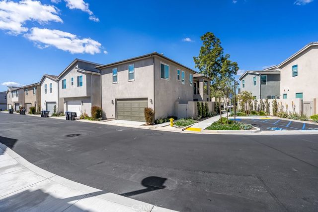 120 Zawn, Irvine, CA 92618
