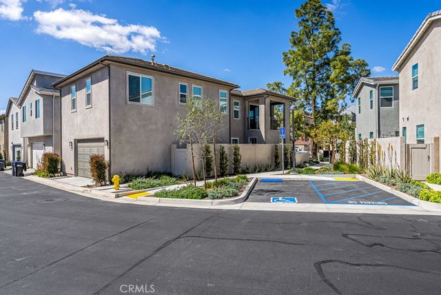 120 Zawn, Irvine, CA 92618