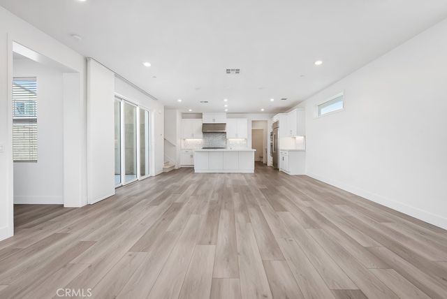 120 Zawn, Irvine, CA 92618