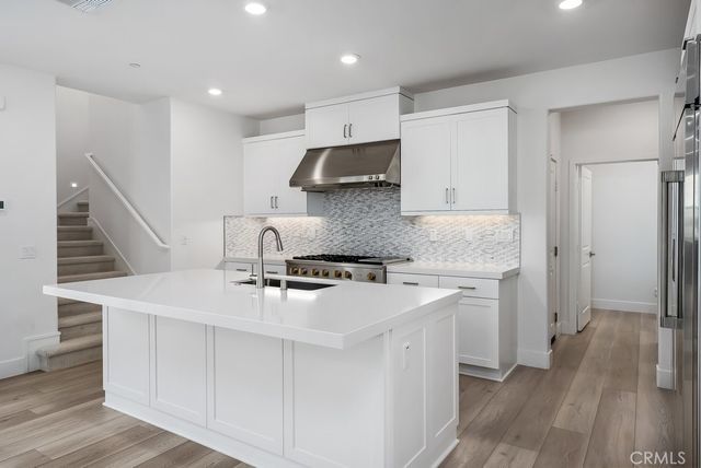 120 Zawn, Irvine, CA 92618