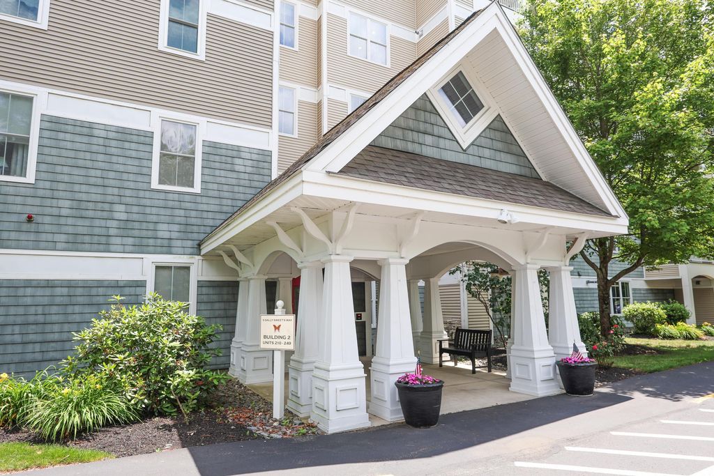 5 Sally Sweets Way Unit 246, Salem, NH 03079