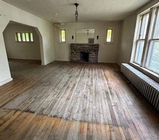 4450 Tholozan Avenue, St Louis, MO 63116