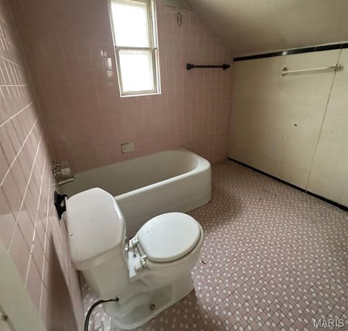 4450 Tholozan Avenue, St Louis, MO 63116