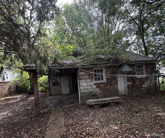 4450 Tholozan Avenue, St Louis, MO 63116