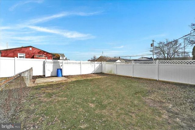 204 RIDLEY AVE, Folsom, PA 19033