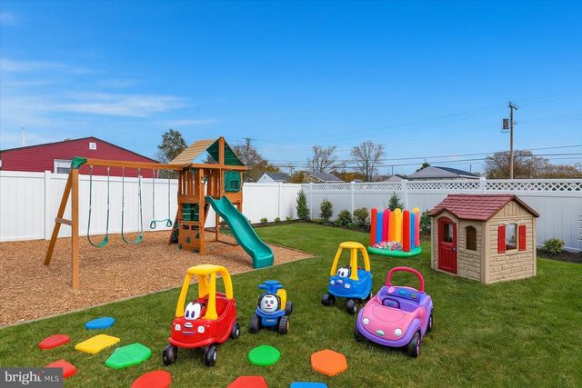 204 RIDLEY AVE, Folsom, PA 19033