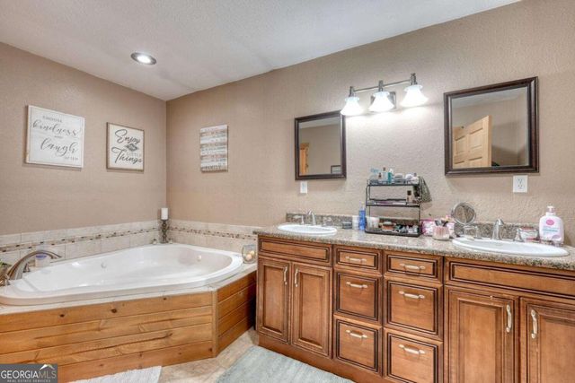 541 Rizzitello Lane, Blairsville, GA 30512