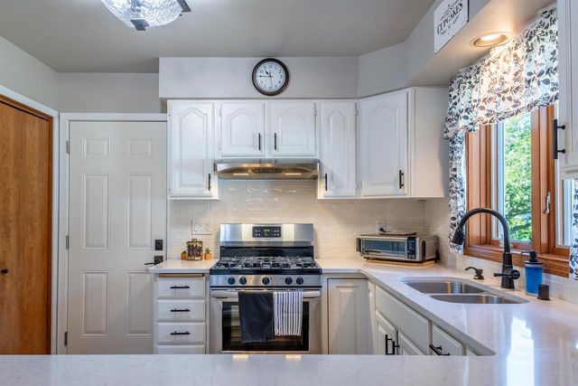 1267 SNOWDON DRIVE, Oshkosh, WI 54904
