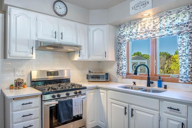 1267 SNOWDON DRIVE, Oshkosh, WI 54904