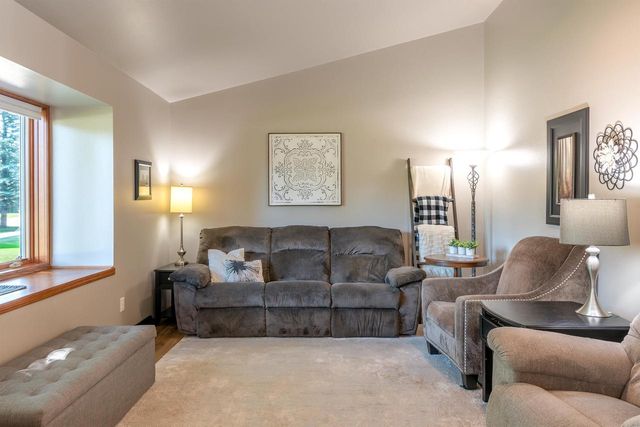 1267 SNOWDON DRIVE, Oshkosh, WI 54904