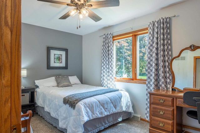 1267 SNOWDON DRIVE, Oshkosh, WI 54904