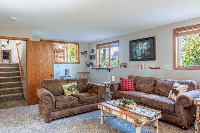 1267 SNOWDON DRIVE, Oshkosh, WI 54904
