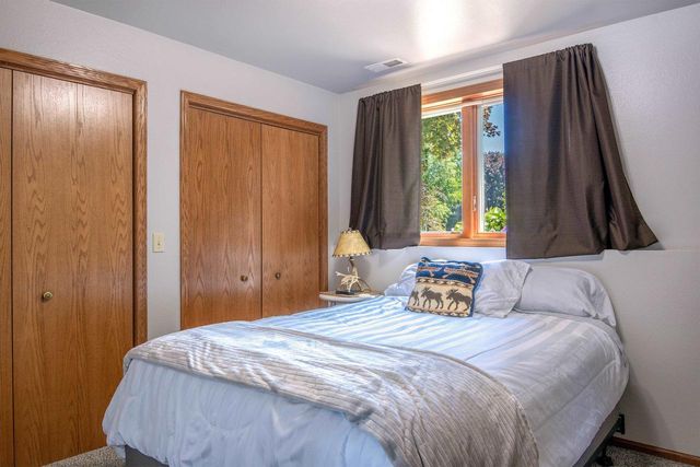 1267 SNOWDON DRIVE, Oshkosh, WI 54904