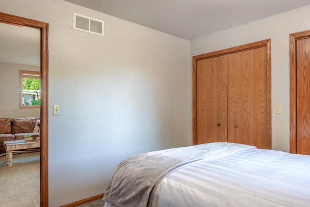 1267 SNOWDON DRIVE, Oshkosh, WI 54904