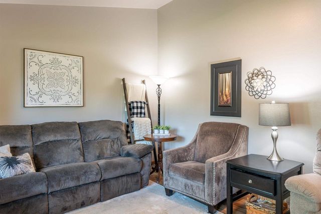 1267 SNOWDON DRIVE, Oshkosh, WI 54904