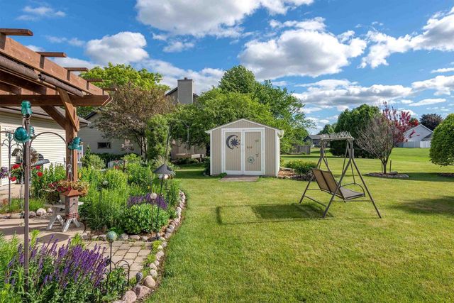 1267 SNOWDON DRIVE, Oshkosh, WI 54904