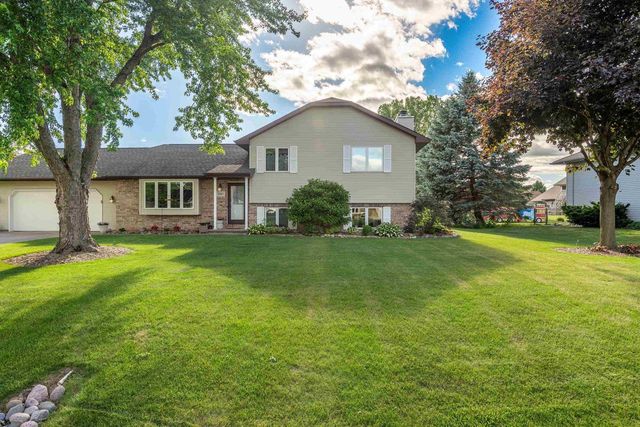 1267 SNOWDON DRIVE, Oshkosh, WI 54904