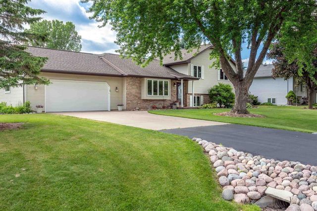 1267 SNOWDON DRIVE, Oshkosh, WI 54904