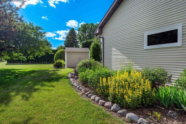 1267 SNOWDON DRIVE, Oshkosh, WI 54904